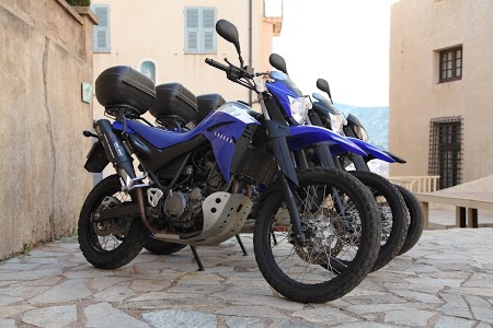 Scooters Motos Quads Tra mare e Monti