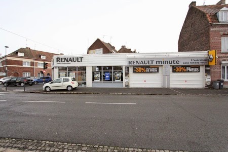 Renault a Roubaix . Garage Patrick Deroissart